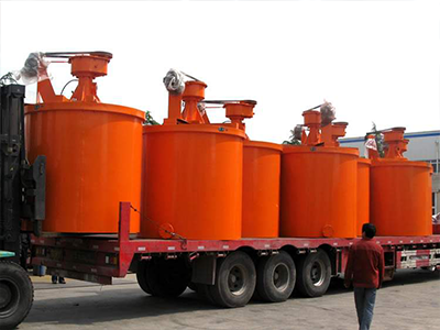 Reagent mixing tank